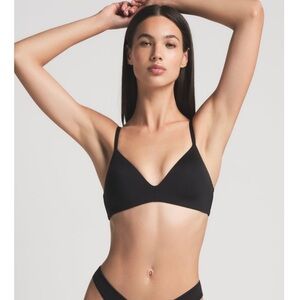 Skims Wireless Form T-Shirt Demi Bra